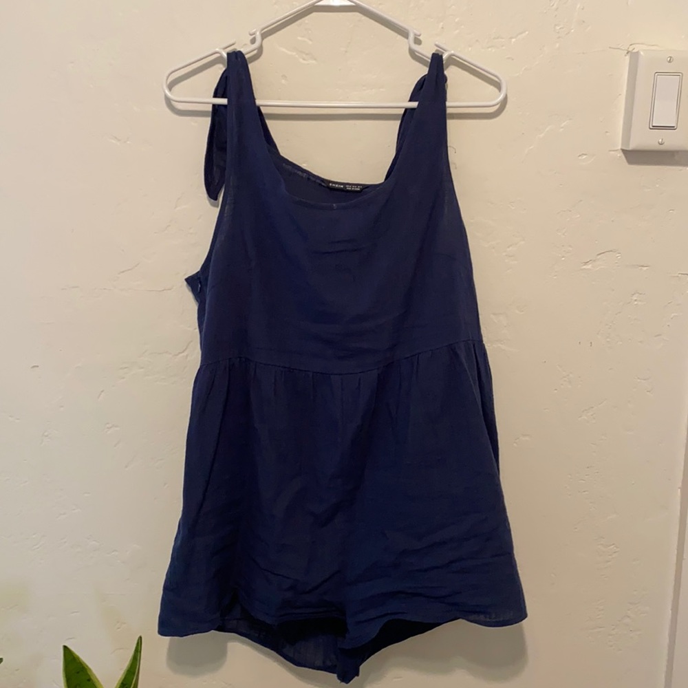 Women’s Romper Size: XL